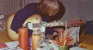 Truls spiller gitar