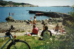 På stranden