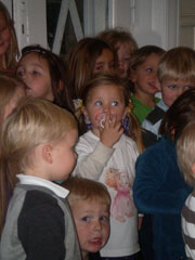 Nora med barnehavekamerater