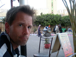 På café i gamlebyen